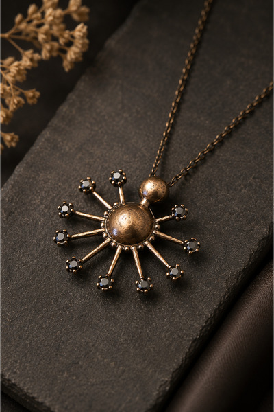 BULU'US ACCESSORIES Bronz Zirkon Taşlı Güneş Tasarım Kolye | Zamansız Şıklığı...