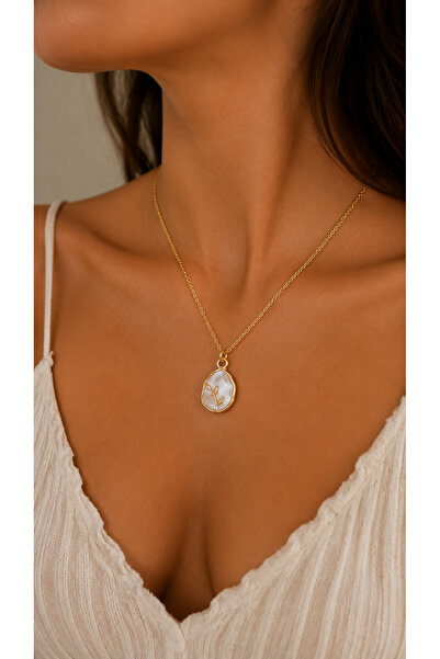 Uno Di Famiglia Elegant Flower-Shaped Enamel Necklace, Floral Necklace