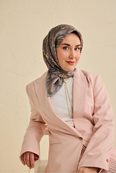 Silk Home وشاح حرير تويل بنمط زهرة اللوز لون بني حليبي 90x90