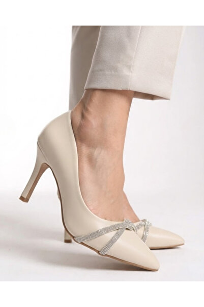 Enes Ayakkabıcılık Women's pointed-toe pumps with stone embellishments and a ...
