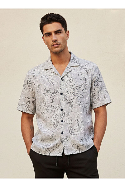 Iconic Regular Fit Collared Popcorn Print Short Sleeves Shirt