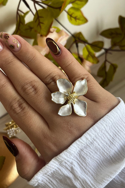 Liora Glow Beyaz Çiçek Ayarlanabilir Rodyum Yüzük