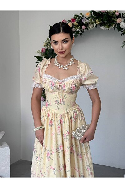 Nura Boutique Çiçek Desenli Danteli Kalp Yaka Midi Elbise