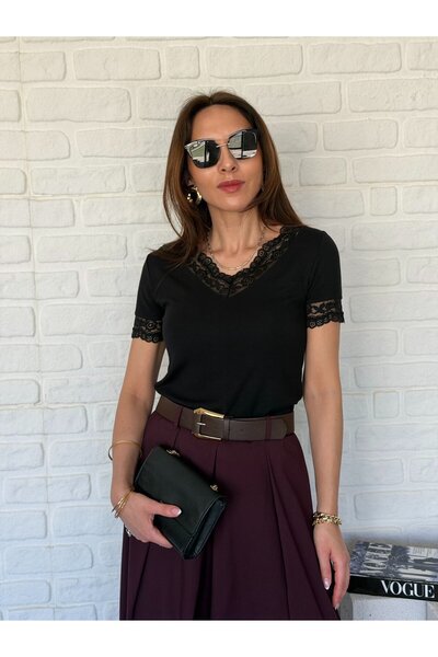 Goncalya V-Neck Lace Blouse Black