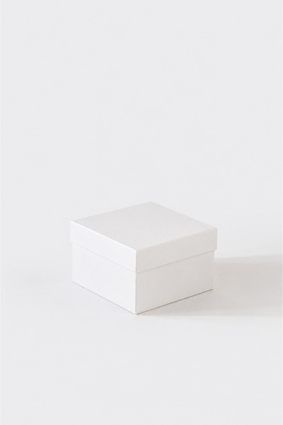 Miligram Paper 15.6x15.6x10 cm Beyaz Sert Mukavva Kutu