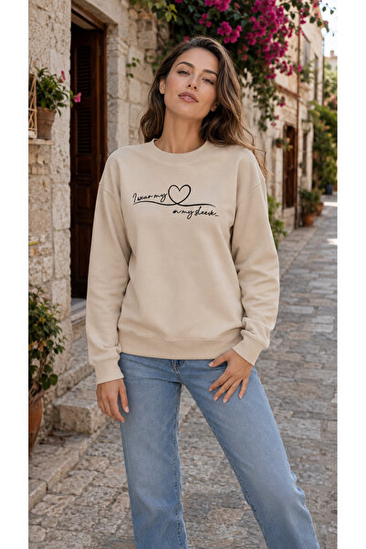 TREND EMMODA سويت شيرت نسائي بطبعة قلب مكتوب عليه خط فني وياقة دائرية، مريح ل...