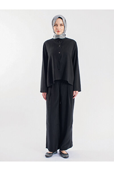 byözlemyazan Snap-Fasten Draped Shirt & Slim High-Waisted Loose-Fit Trousers ...