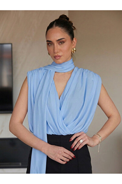 Lovely butik Kadın Vatkalı Fular Yaka Drape Detaylı Kruvaze Dökümlü Şık Bluz
