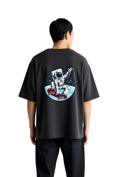PayBuy Men's Oversize T-Shirt with Printed Skateboard Astronaut Carrying a Pe...