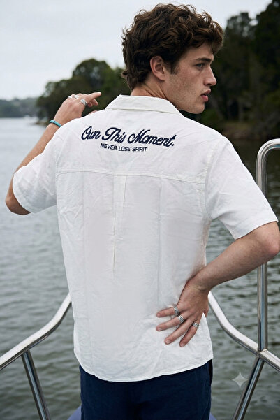 BARRELS AND OIL Men's Oversize Shirt with Embroidered Back Lettering - White