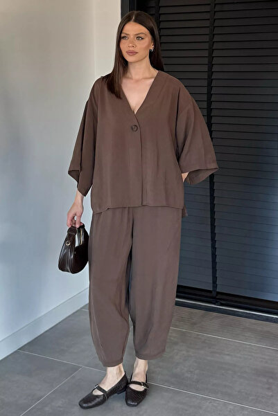Aryena Coffee Perry Women's Short Sleeve Oversize Blouse Carrot Pants Two-Pie...