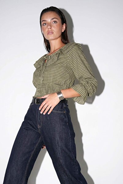 Trendyol Collection بلوزة خضراء بياقة واسعة وربطة أمامية وخصر مطاطي TDRSS26BZ...