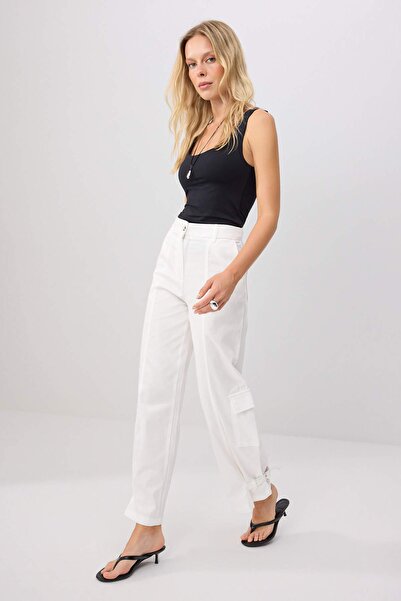 Trendyol Collection Pantaloni cargo albi din gabardină 100% bumbac TWOSS26PL0...