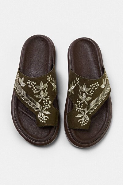 TRENDYOL SHOES Papuci de damă kaki cu detaliu brodat TAKSS26TE00040