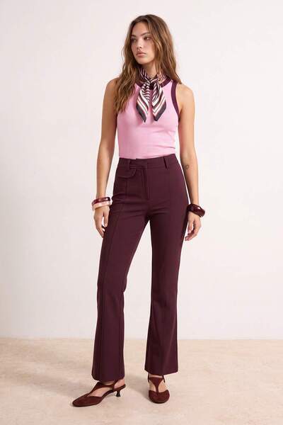 Trendyol Kollektion Spanische Schlaghose aus Pflaumen-Webstoff TWOAW26PL00143