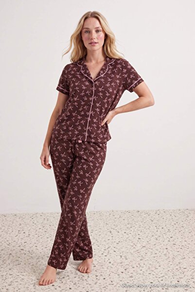 Trendyol Kollektion Braunes, gestricktes Pyjama-Set mit Bandmuster aus 100 % ...