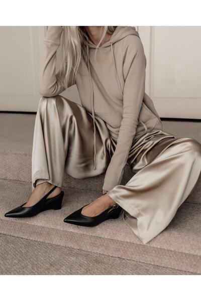 Bambi Μαύρα γυναικεία παπούτσια με τακούνι K01735100009