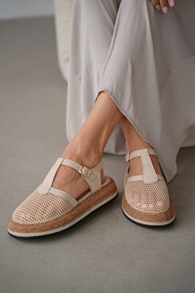 selin shoes صندل نسائي من الجلد الطبيعي من إيليرا بنعل سميك وحزام قابل للتعدي...