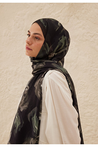 Freshscarfs Black Summer Rose Pattern Ramie Shawl