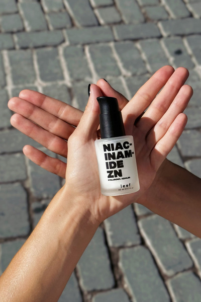 Leef Niacinamide Çinko Gözenek Serumu Yağlı Cilt Akne Leke Görünümünü Azaltan Su Bazlı Serum