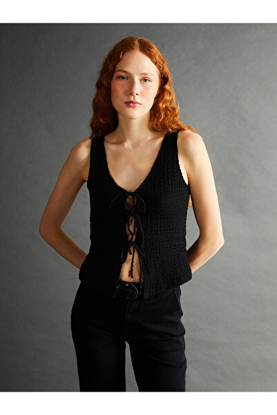 LC Waikiki Alita City with a Difference from Lcw Vision Black Plain V-Neck Sl...