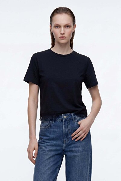 HAKKE Oversized Tshirt with Asymmetrical Lace Hem