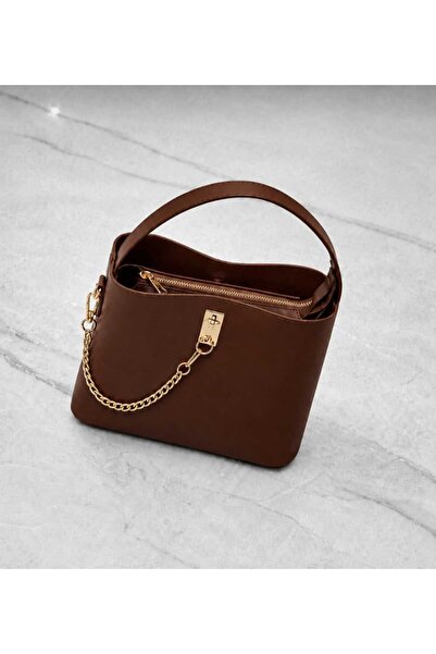 ÖZÜM ÇANTA Women's 3-Compartment Square Model Chain Detail Handbag and Should...