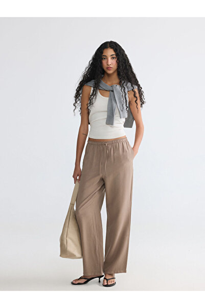 LC Waikiki Rmz Gi̇yi̇m Farkiyla Women's Modal Blended Pants with Waist Cord
