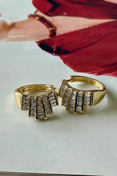 Trendy Butik Zircon stone stick model earrings
