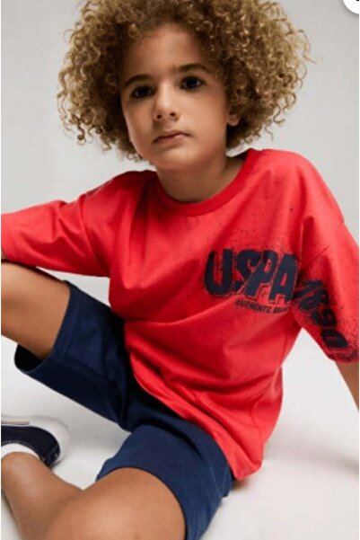 U.S. Polo Assn. طقم مكون من قطعتين للأولاد بأكمام قصيرة مطبوع عليه نص Uspa لل...