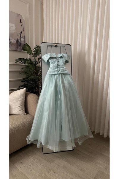 Dubai Elegant Evening Gown in a Serene Sky Blue Hue, Exuding Elegance and Sophistication in Every Detail. ✨