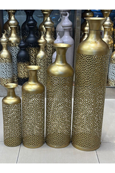 Generic مجموعة فازات ديكور معدنية ذهبية ذات تصميم مخرم أنيق يتكون من اربع قطع...