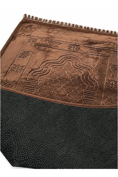 Tala Luxury Velvet Prayer Rug with Embossed Pattern |   Elegant Islamic Design |   Embroidered Edges |   Size 80×120 cm |   Soft and Comfortable Material for Prayer