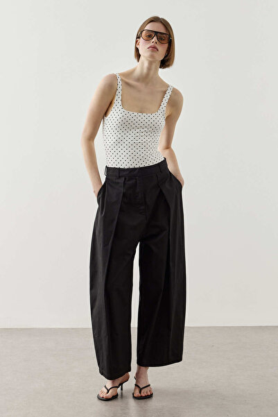 Fahhar Pleated Balloon Pants Black