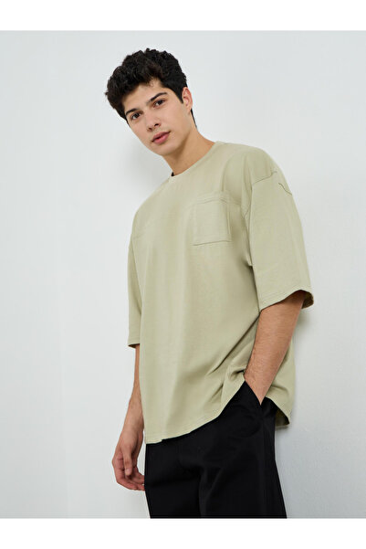 Styli Men Green Crew Neck Boxy Fit T-Shirt with Pocket