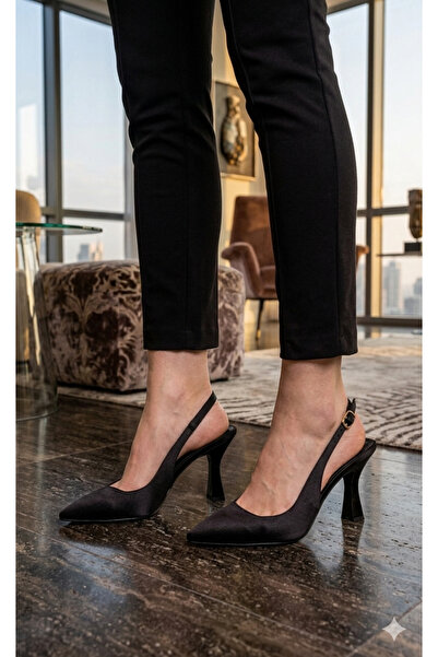 Lio Shoes حذاء كلاسيكي بكعب عالٍ من القماش غير اللامع ذو مقدمة مدببة