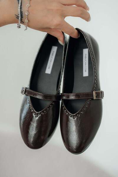 Parponi Siena pin detailed matte patent leather ballet shoes brown
