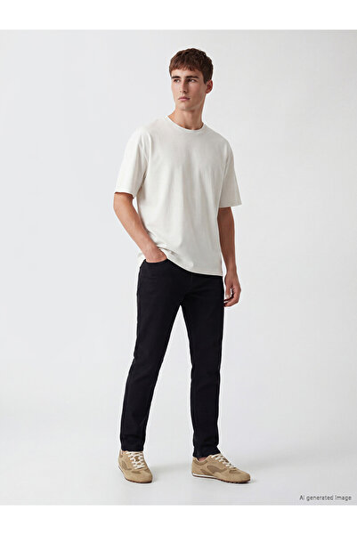 LC Waikiki الموسم الجديد من LCW Jeans بنطلون جينز أسود 779 بقصة عادية للرجال