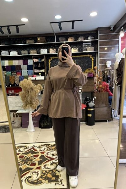 HÜMEYRA BUTİK Sweatshirt with Stitching Details and Slits