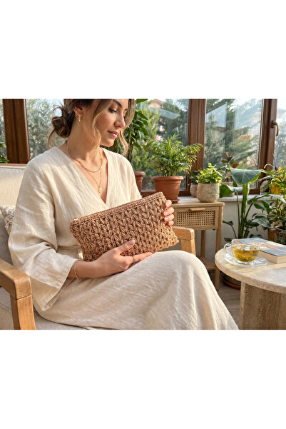 Meya design Women's Paper Thread Hand Knitted Zippered Lined Handbag Clutch