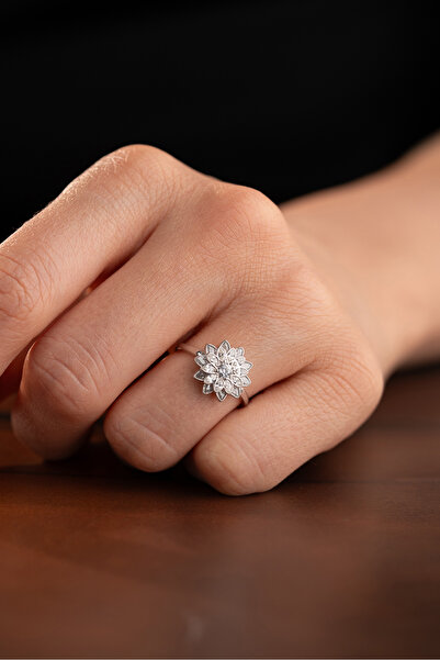 Silvano Jewelry 925 Ayar Gümüş Beyaz Taşlı Lotus Yüzük