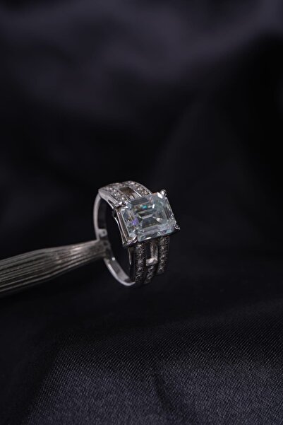 Aksesuaring 8*10mm 3,50Ct Mozanet Taşlı Gümüş Yüzük