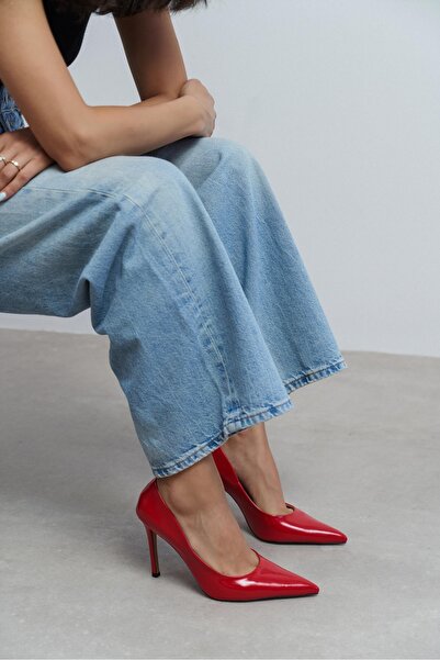 NİŞANTAŞI SHOES Γυναικείο στιλέτο Lunara με κόκκινο ρουστίκ σχέδιο και μυτερή...