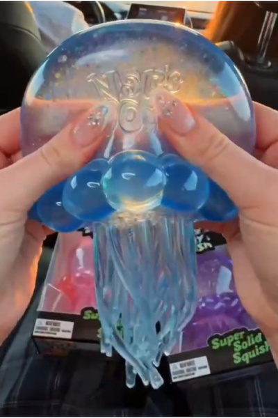 Needoh Jelly Squish | Extra Large 8cm × 15cm Jelly-like Stress-Relieving Toy ...