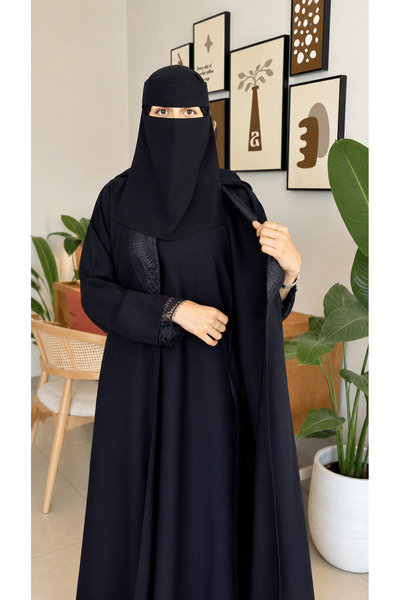 EKEA ABAYA عباية مشاعل من متجر (EKEA ABAYA) – قماش ملكي صيفي طايح بقصة نصف كل...
