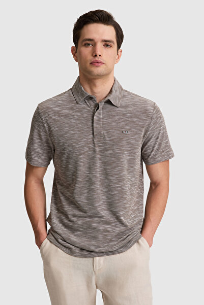 U.S. Polo Assn. تي شيرت بولو بني اللون للرجال بقصة عادية 50326969-VR029