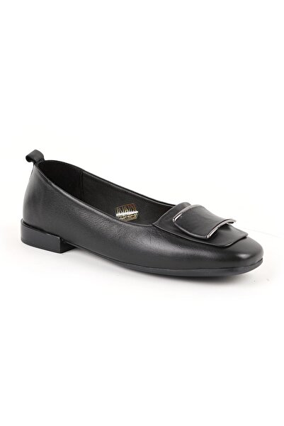 Libero Women's Flat Shoes with Big Buckle Detail, Blunt Toe, Antique Look, St...