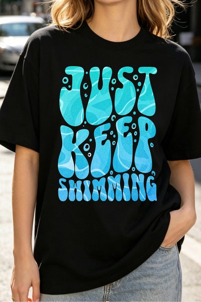 Fleck تي شيرتات نسائية بطباعة جرافيكية بتصميم Just Keep Swimming، نمط صيفي كا...