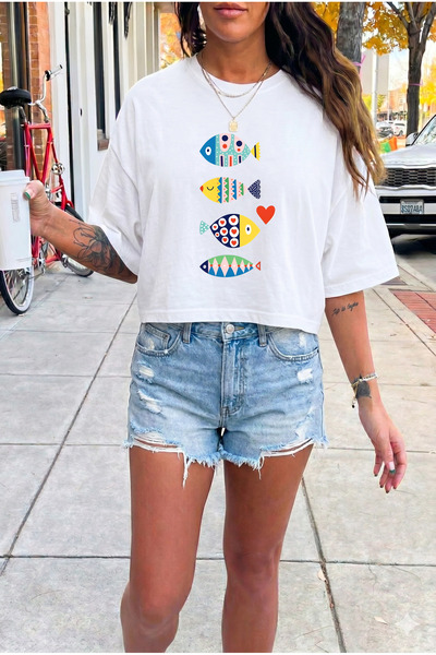 uyguntarz Unisex Colorful Fishes Printed Beige T-Shirt Printed Design Tshirt