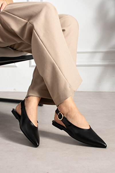 LORENN SHOES حذاء هيلدا نسائي أسود غير لامع بمقدمة مدببة وحزام مفصل وكعب قصير